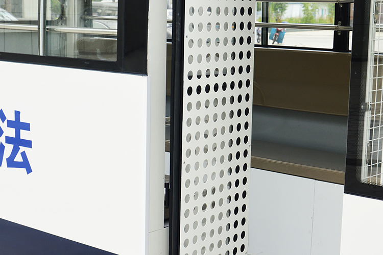 电动押解车(图1)