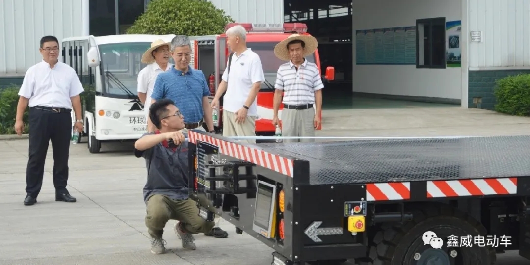 热烈欢迎中国科学院高能物理研究所专家对中微子实验地下交通支洞运输车进行现场评审会！(图2)