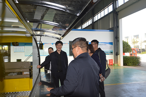  热烈欢迎新乡经济开发区领导来我公司参观考察(图3)